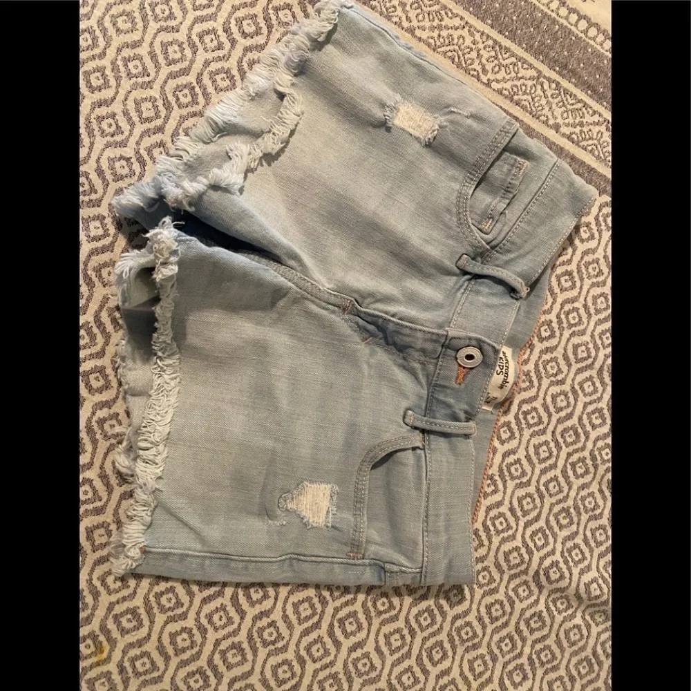 Abercrombie Kids Denim Cut Off Jean Shorts Light​​​​​​​​​ - Picture 5 of 8